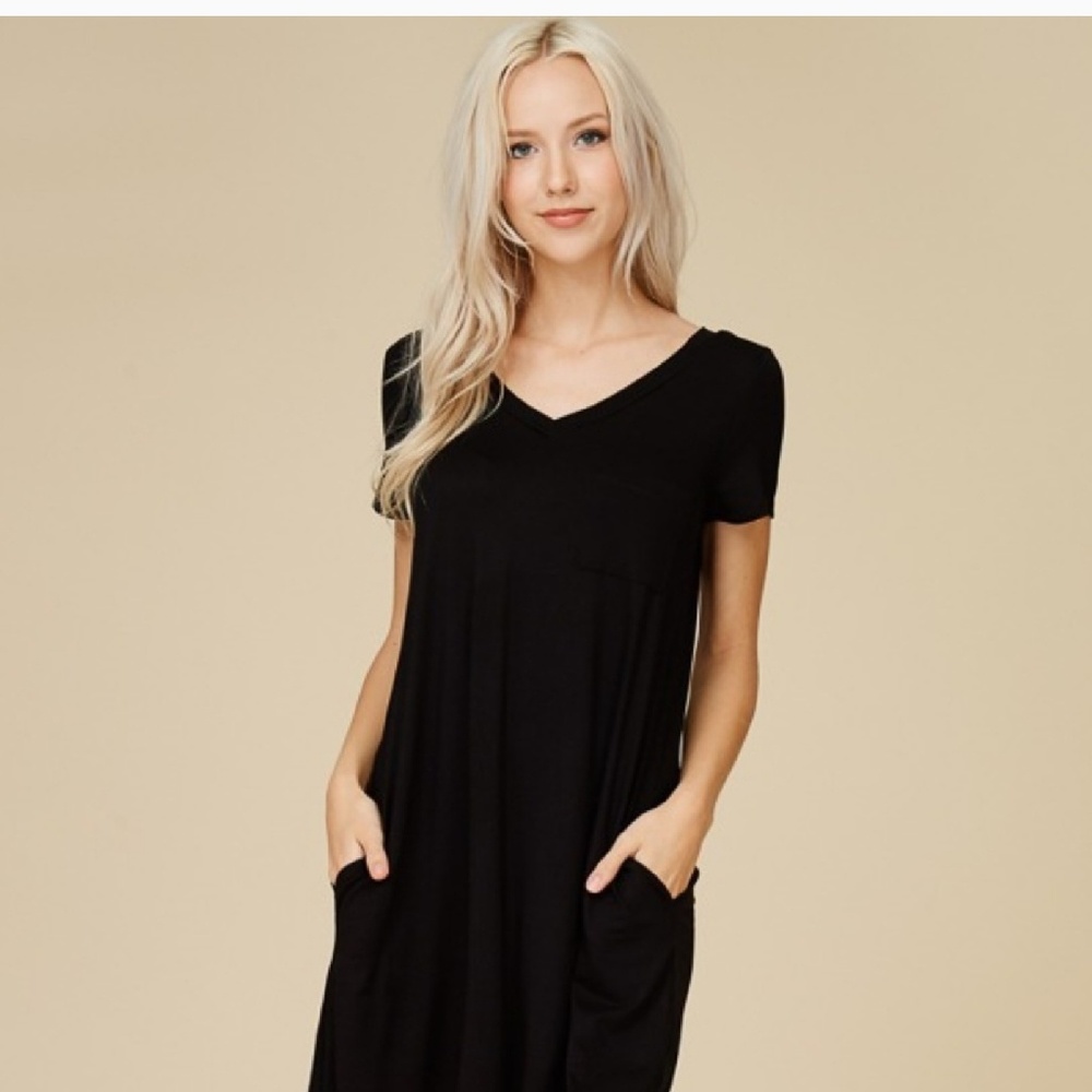 Crescent black pocketed dress
